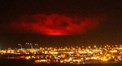 El volcán Fagradalsfjall se encuentra a unos 30 kilómetros al sur de la capital islandesa Reikiavik.