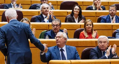 El senador del PP Javier Arenas (2d) durante una sesión plenaria, en el Senado.