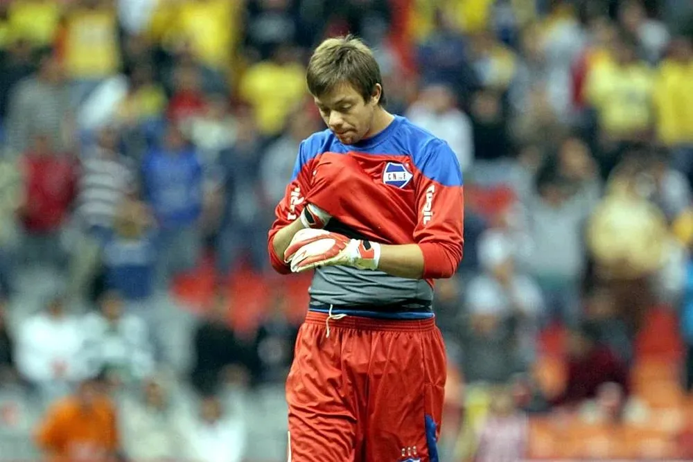 Leonardo Burián vuelve este domingo al arco tricolor