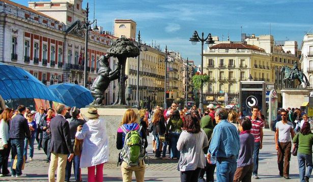 Retos para el turismo español: auge del lujo, presión regulatoria y búsquedas con IA