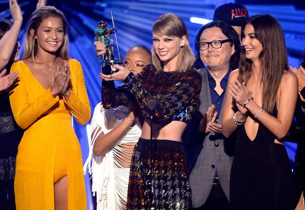 Taylor Swift premiada en la categoría Video del Año