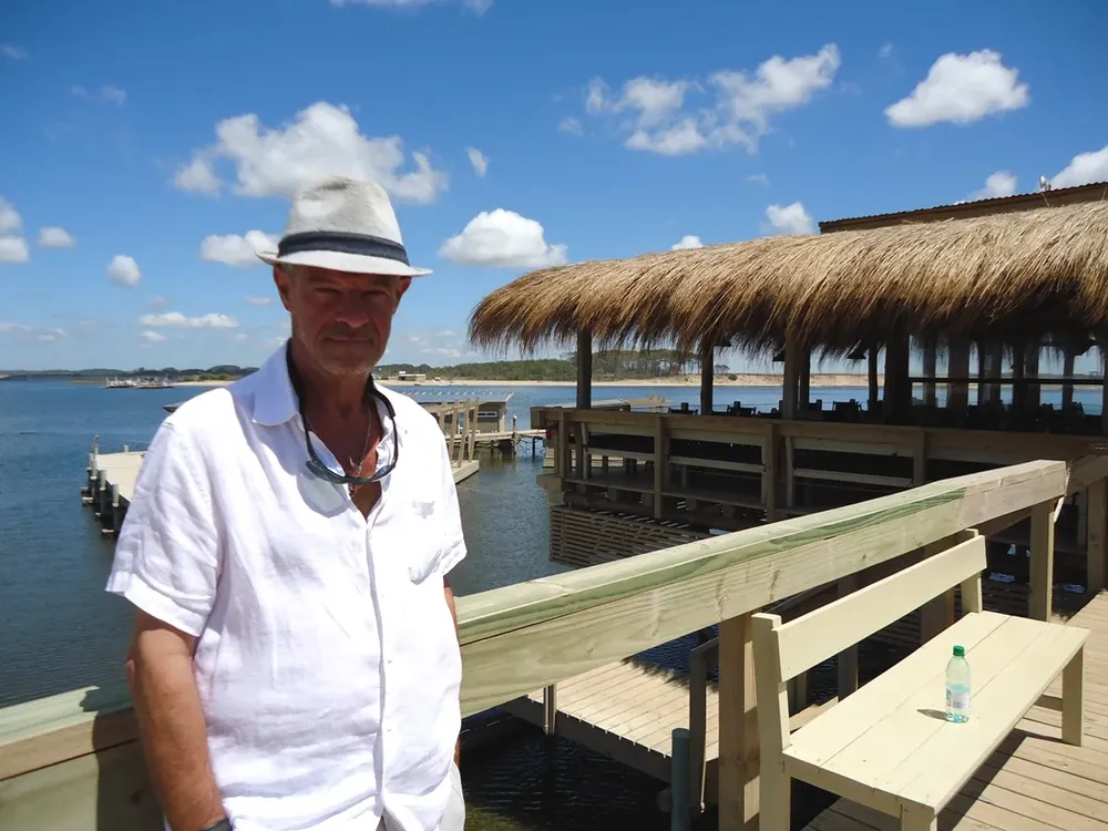 Pablo Sosa en su hotel flotante.