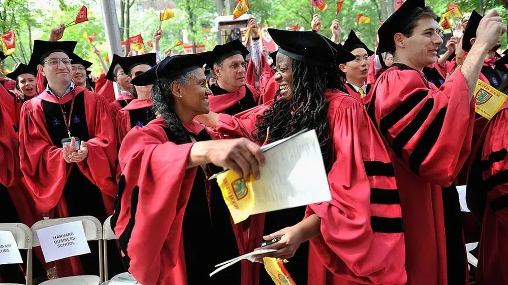 Entrar a estas universidades de elite implica para muchos aspirantes -y para sus padres- años de esfuerzo y sacrificios.