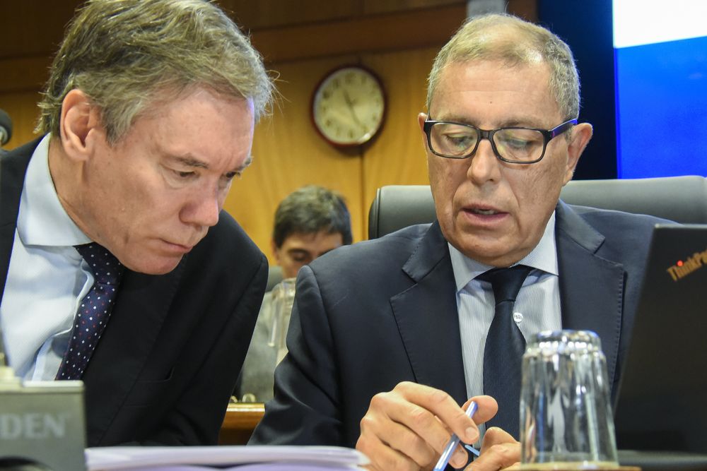 20250402 Martín Vallcorba, Gabriel Oddone. Ministro de Economía y equipo económico en Comisión de Hacienda.