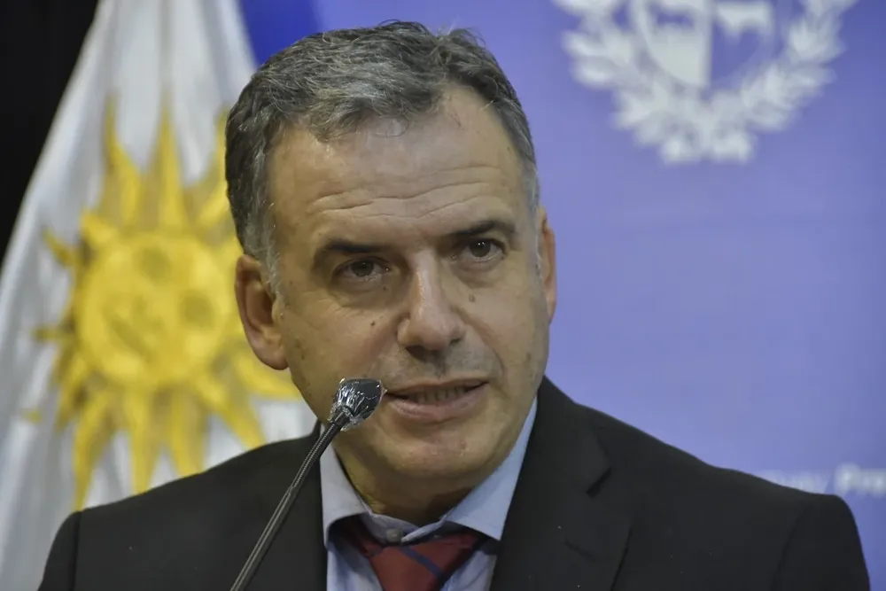 El intendente canario valoró a los ciudadanos del pago chico juntan sus pesitos para pagar sus tributos.