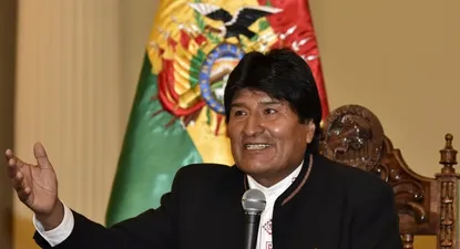 evo morales va por la cuarta reeleccion en bolivia