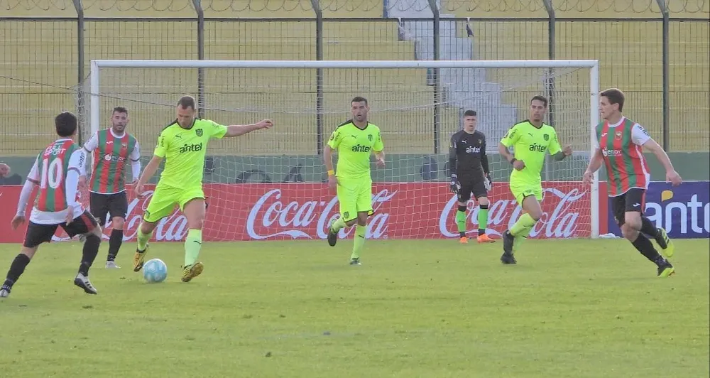 Krisztián Vadócz de Peñarol ante Deportivo Maldonado
