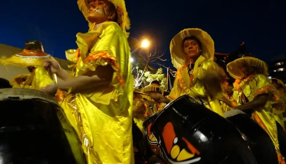 Integrantes de la cuerda de tambores de Elumbé