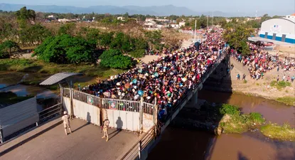 El gobierno de Dominicana, en medio de una fuerte retórica nacionalista, cerró las fronteras terrestre, marítima y área.