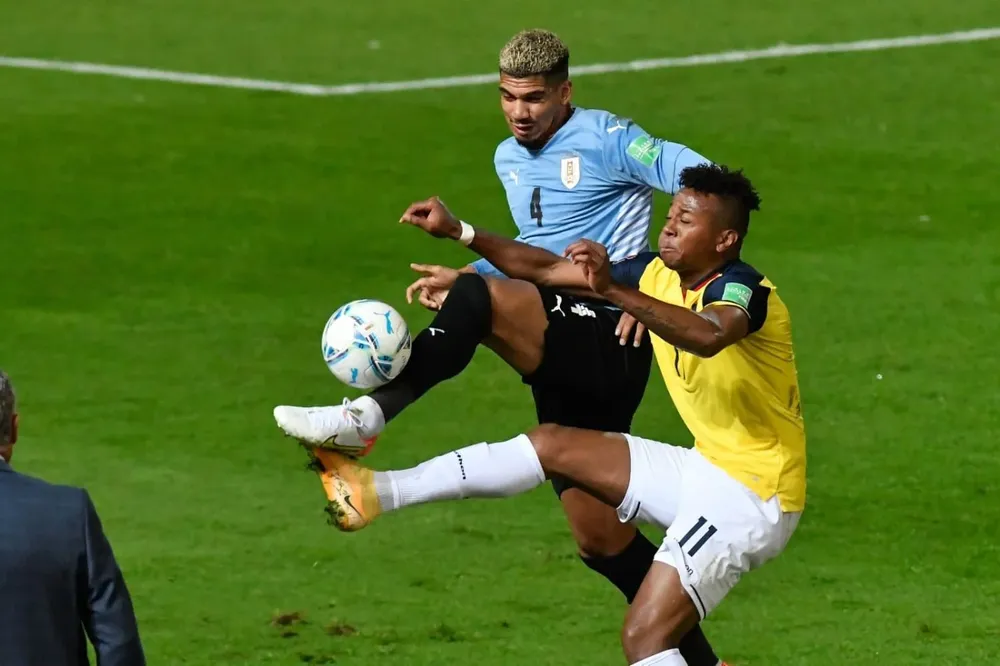 Ronald Araújo jugó un gran partido el jueves ante Ecuador