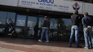 Banca oficial pospuso negociación por 30 días