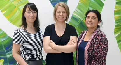 Carolina de León, Marie France Bourgeois y Patricia Román
