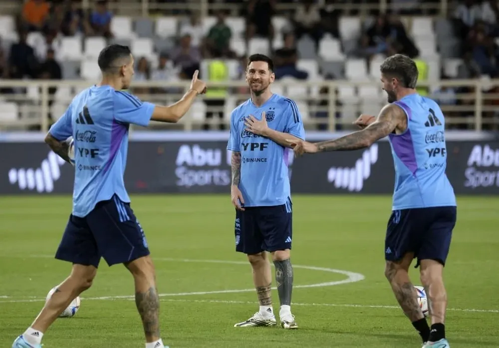 Di María, Messi y De Paul en Abu Dabi
