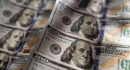 El dólar bajó en Uruguay y abandonó la franja de los $ 42 en el interbancario