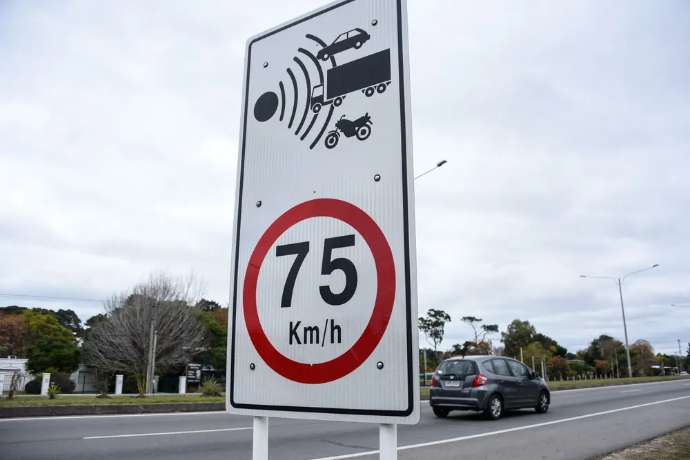 Uno de los nuevos radares instalado en la ruta Interbalnearia