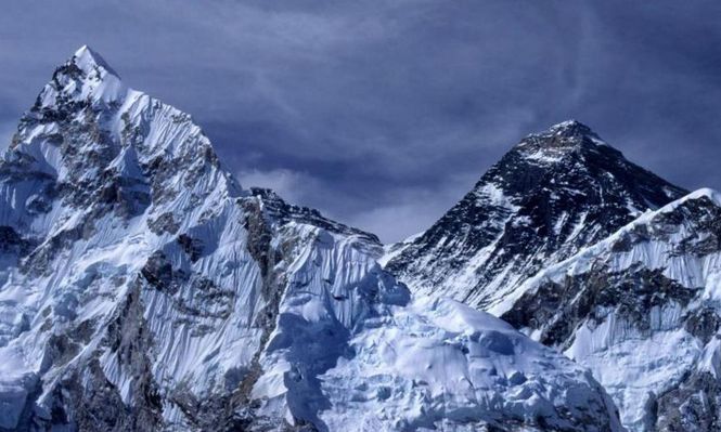 Un nuevo estudio muestra que la erosión de un río ha hecho al Everest más alto.