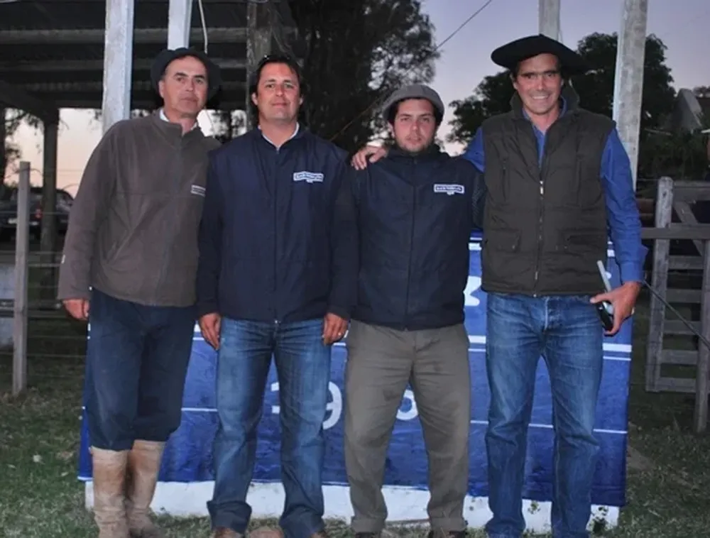 Integrantes del escritorio durante la feria