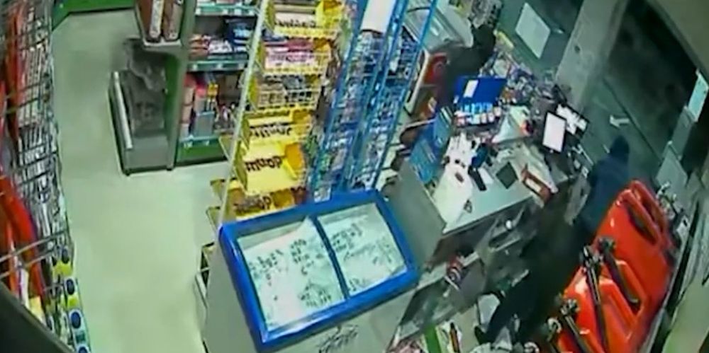 Una imagen del momento del robo en Maracena.