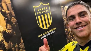 Javier Méndez, sólido como zaguero y selfie ganadora de Peñarol
