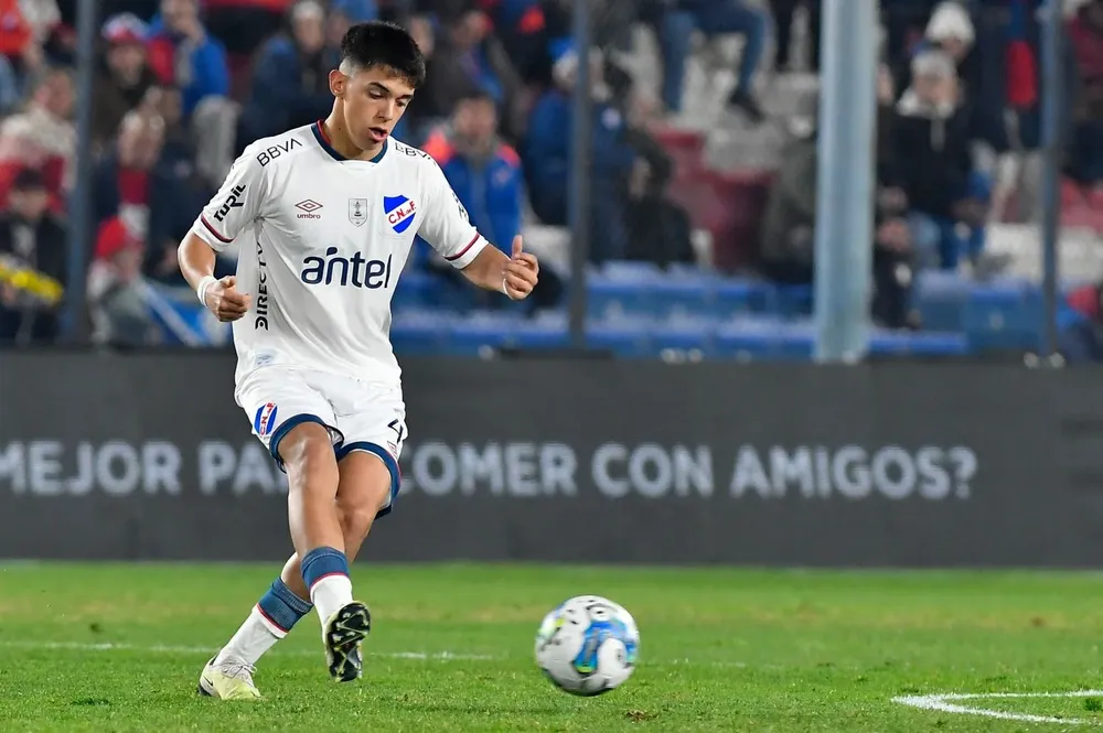 Thiago Helguera sigue entre los 11