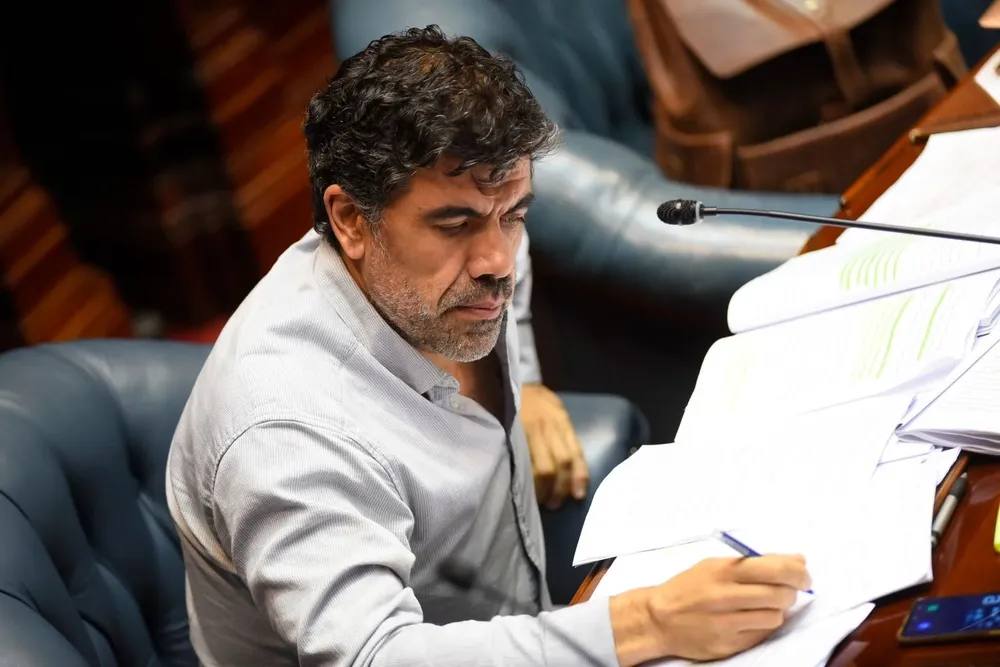 El senador frenteamplista argumentó que en general no sucede que un jerarca renuncie con una denuncia en trámite