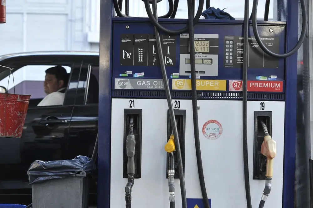 Los precios de los combustibles se mantienen en octubre.