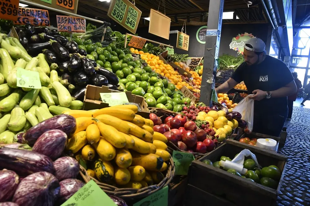 La inflación uruguaya volvió a las metas del Gobierno tras dos años.