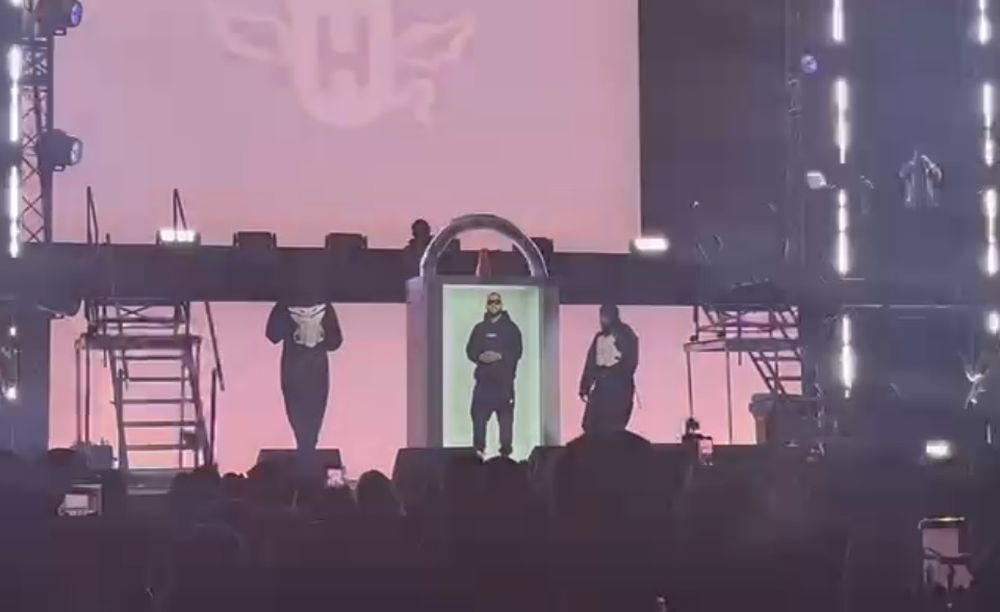 La aparición de El Taiger en versión holograma