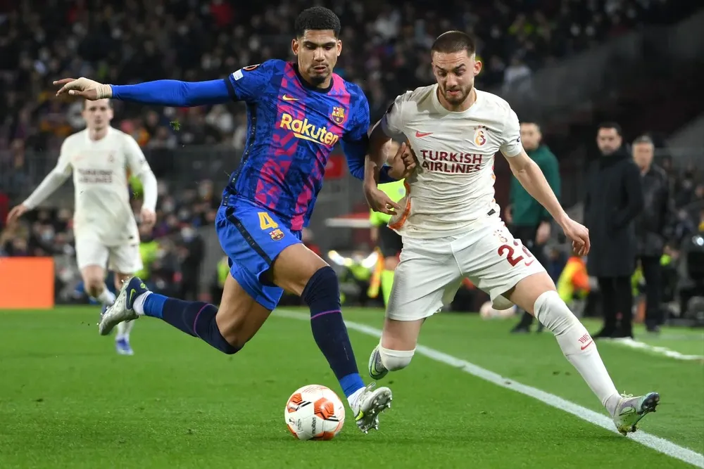 Ronald Araujo contra Galatasaray