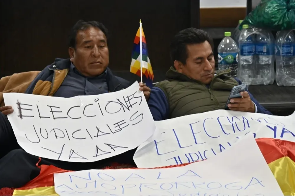 La remoción de los jueces que vetaron la candidatura de Evo Morales es una demanda de las protestas populares.