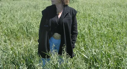 hay que dejarse de izquierdas y derechas, ponerse las pilas y trabajar en serio en el campo y en la ciudad