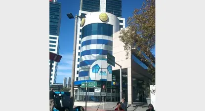 Gales se vistió de celeste