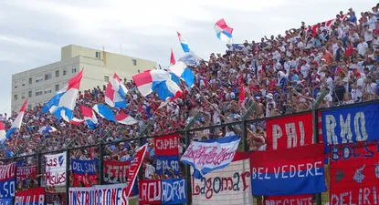 La hinchada copó el Campus