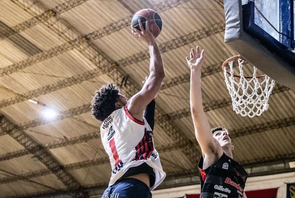 Escena del Unión Atlética vs Aguada de este miércoles