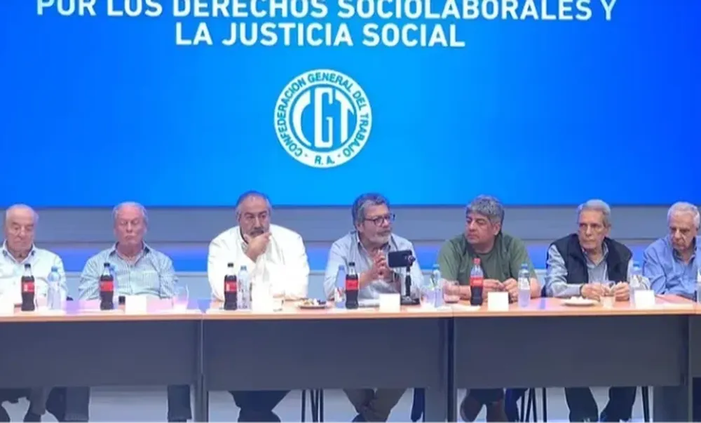 Unos 50 sindicalistas deliberaron este jueves