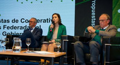 Sofía expuso las Propuestas de CAF vinculadas al tema juventud rural ante los candidatos a presidente de la República.