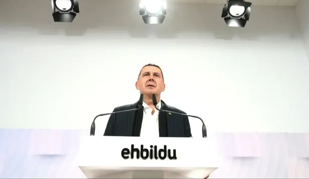 EH Bildu llamó a apagar televisores y radios.