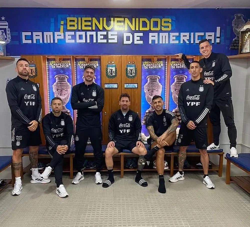 Los argentinos en el vestuario del estadio brasileño