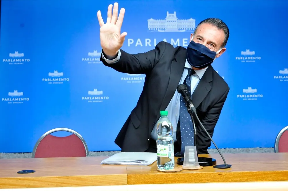 En caso de ser electo, Daniel Salinas asumiría el cargo en febrero de 2023 y permanecería hasta 2028