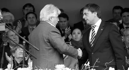 ARU y gobierno expusieron visiones contrapuestas del país en el Prado