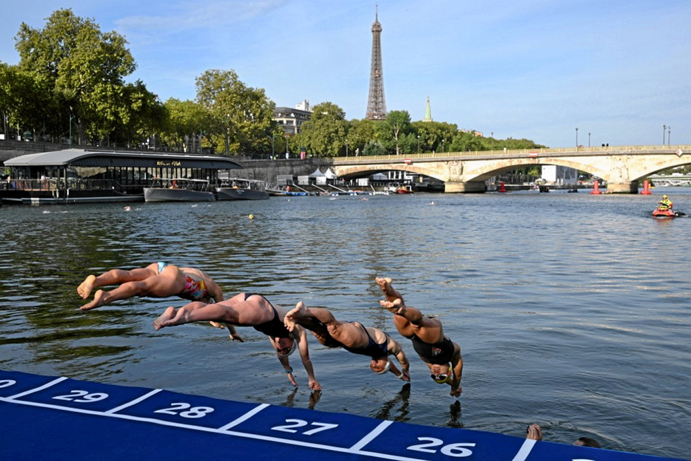 Triatletas no podrán entrenar en el Río Sena.