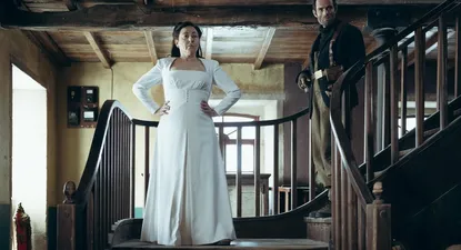 Carmen Machi vestida de novia en un fotograma de Tratamos demasiado bien a las mujeres.