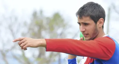 Sebastián Gorga intenta un lanzamiento de bala.