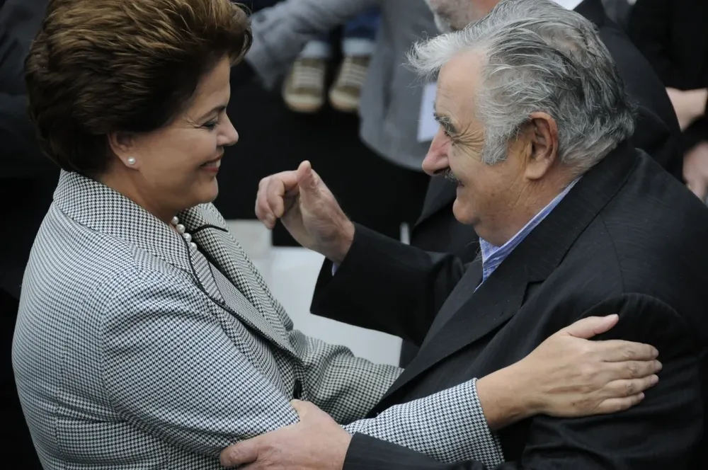 Rousseff y Mujica firmaron varios acuerdos protocolares en Cancillería