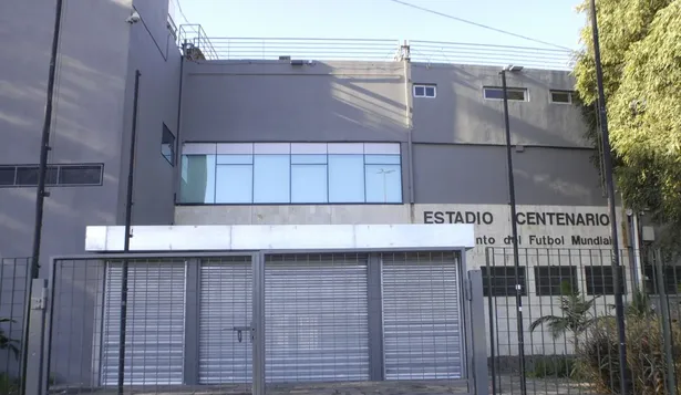 Cuáles son las diferencias entre clubes y Mutual que mantienen sin actividad al fútbol, y cuál es la solución que está en la mesa