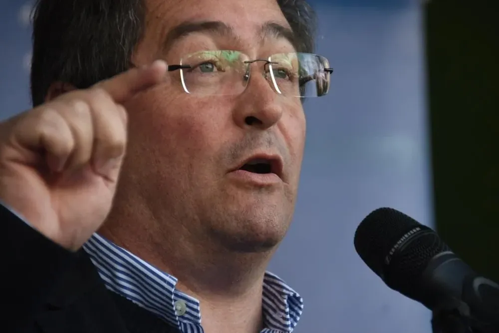 Cipriani defendió la contratación