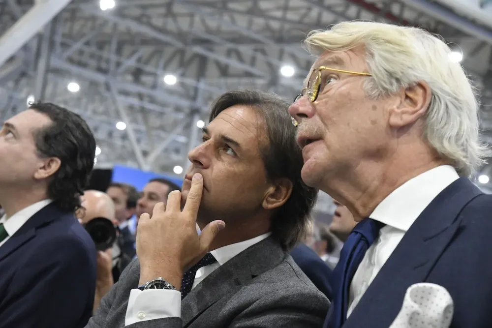 Autoridades finlandesas de UPM asistieron a la inauguración del puerto