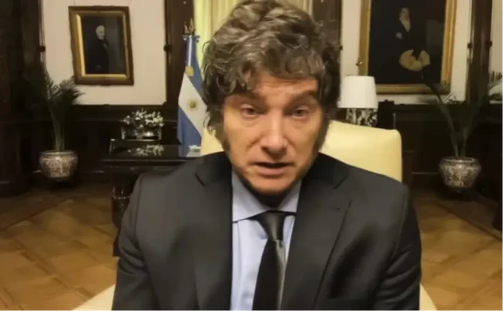 El mandatario durante el reportaje que brindó este viernes