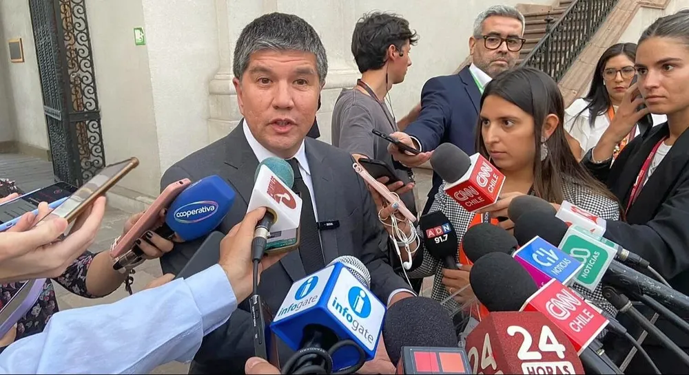 El subsecretario del Interior, Manuel Monsalve, reconoció que el gobierno de Chile “está abierto a todas las hipótesis” y mantiene “contactos” con las autoridades venezolanas.