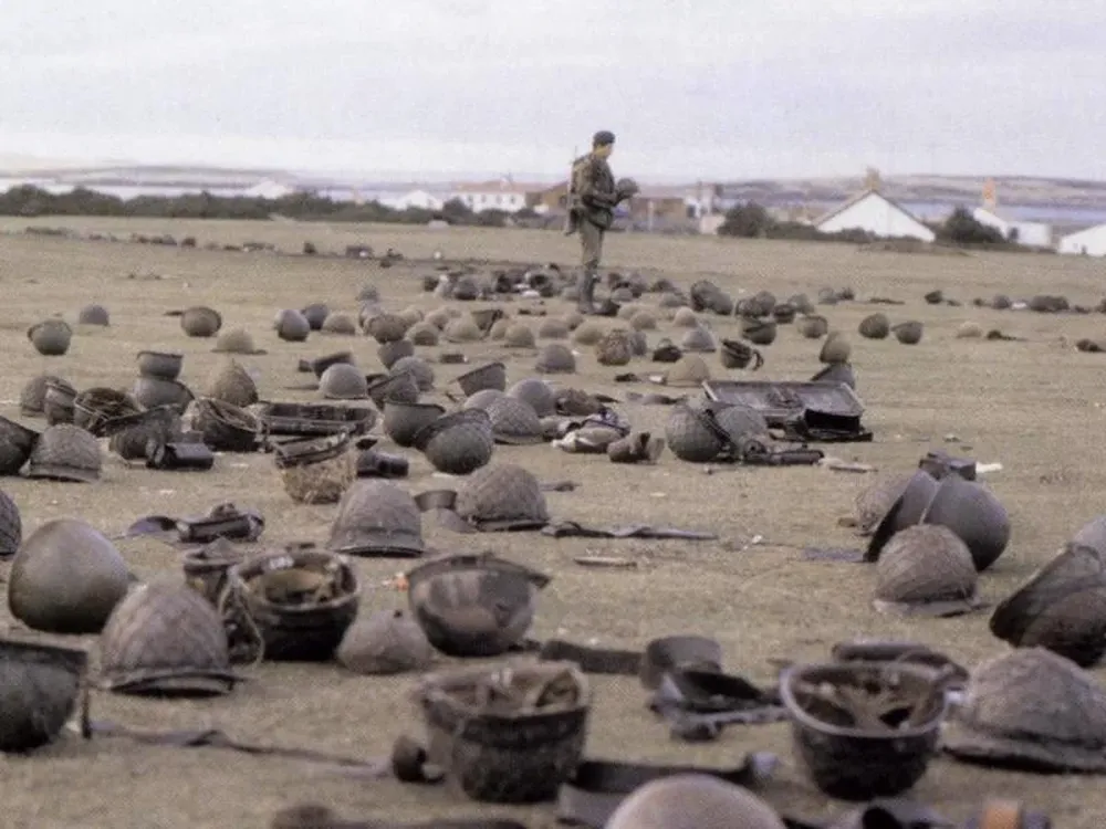 El conflicto armado entre Argentina y Reino Unido denominado guerra de las Malvinas inició en 1982